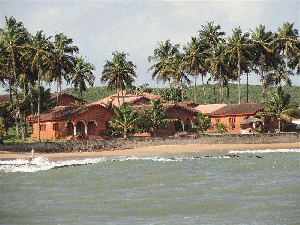 Coconut Grove Beach Resort Elmina Εξωτερικό φωτογραφία