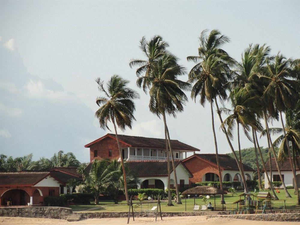 Coconut Grove Beach Resort Elmina Εξωτερικό φωτογραφία