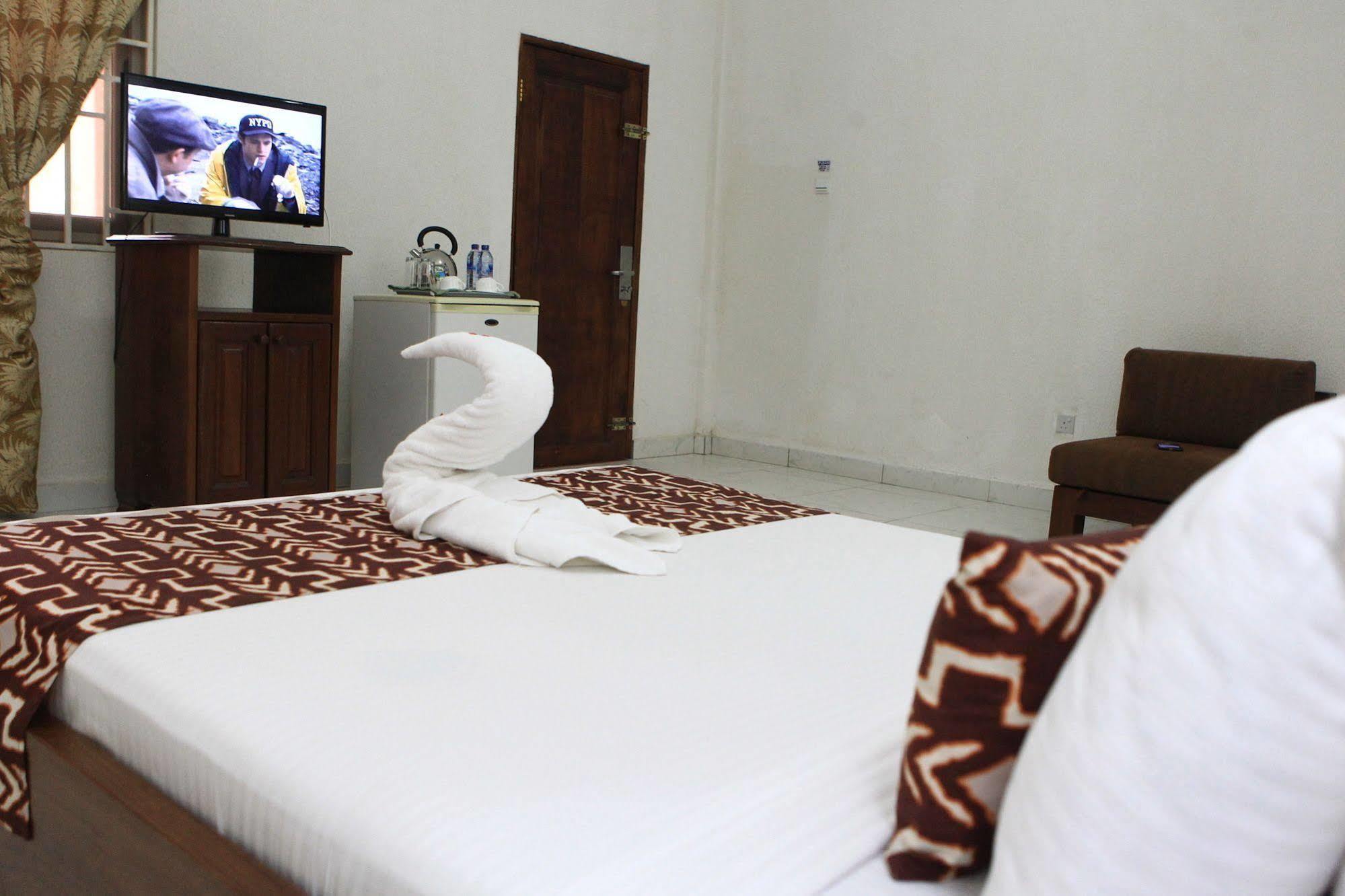Coconut Grove Beach Resort Elmina Εξωτερικό φωτογραφία