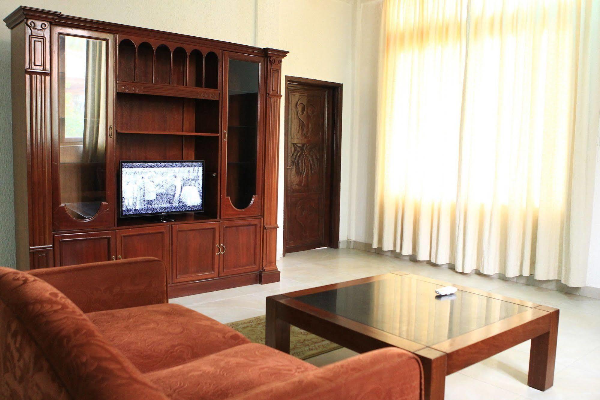Coconut Grove Beach Resort Elmina Εξωτερικό φωτογραφία