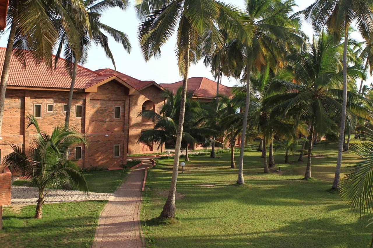 Coconut Grove Beach Resort Elmina Εξωτερικό φωτογραφία