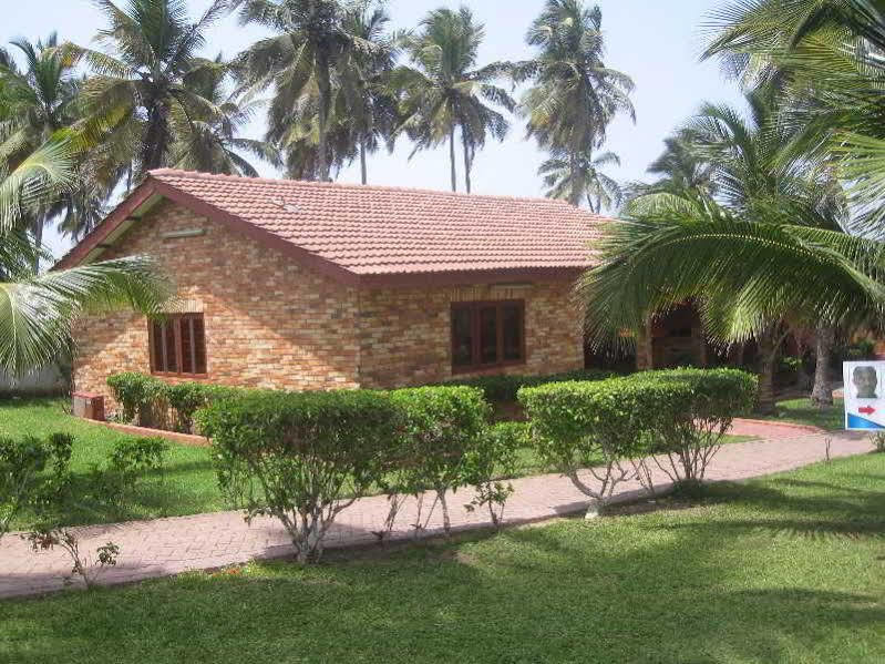Coconut Grove Beach Resort Elmina Εξωτερικό φωτογραφία